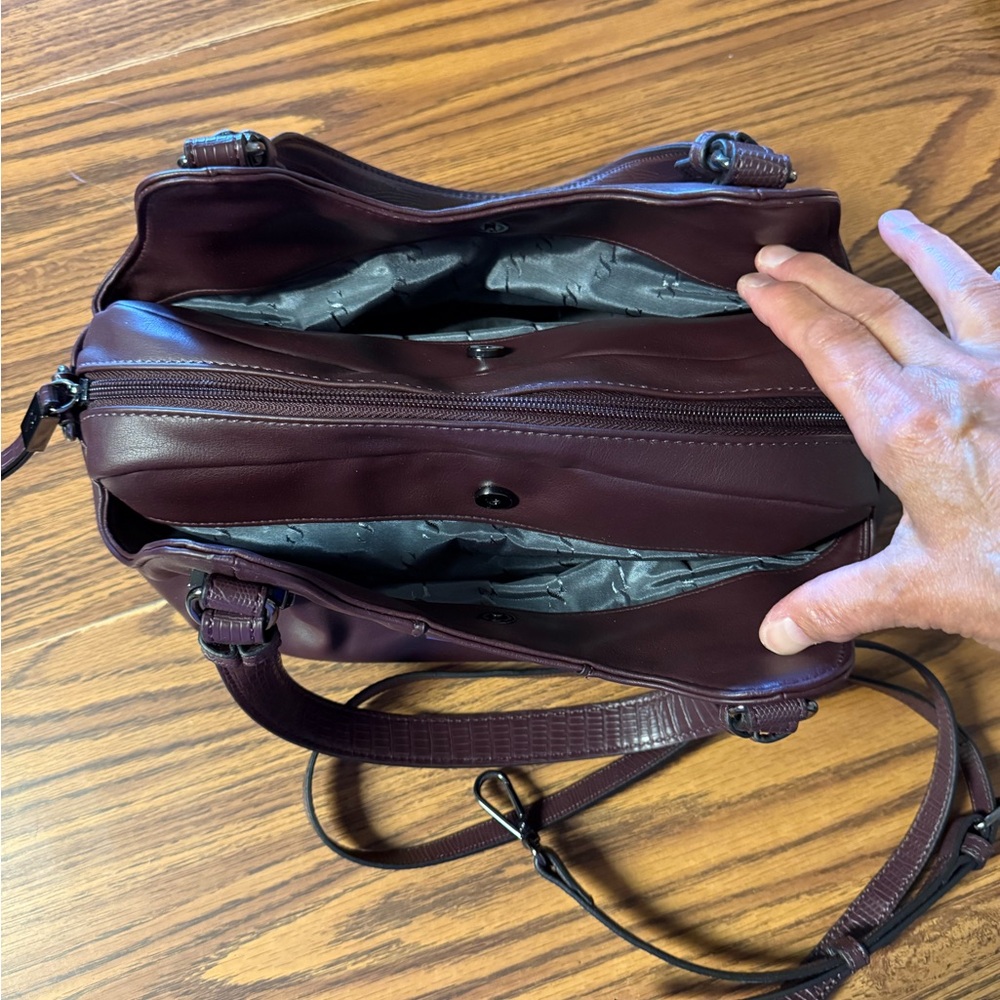 Simply Vera Vera Wang Brown Shoulder Bag with Slouchy Design - Picture 6 of 8